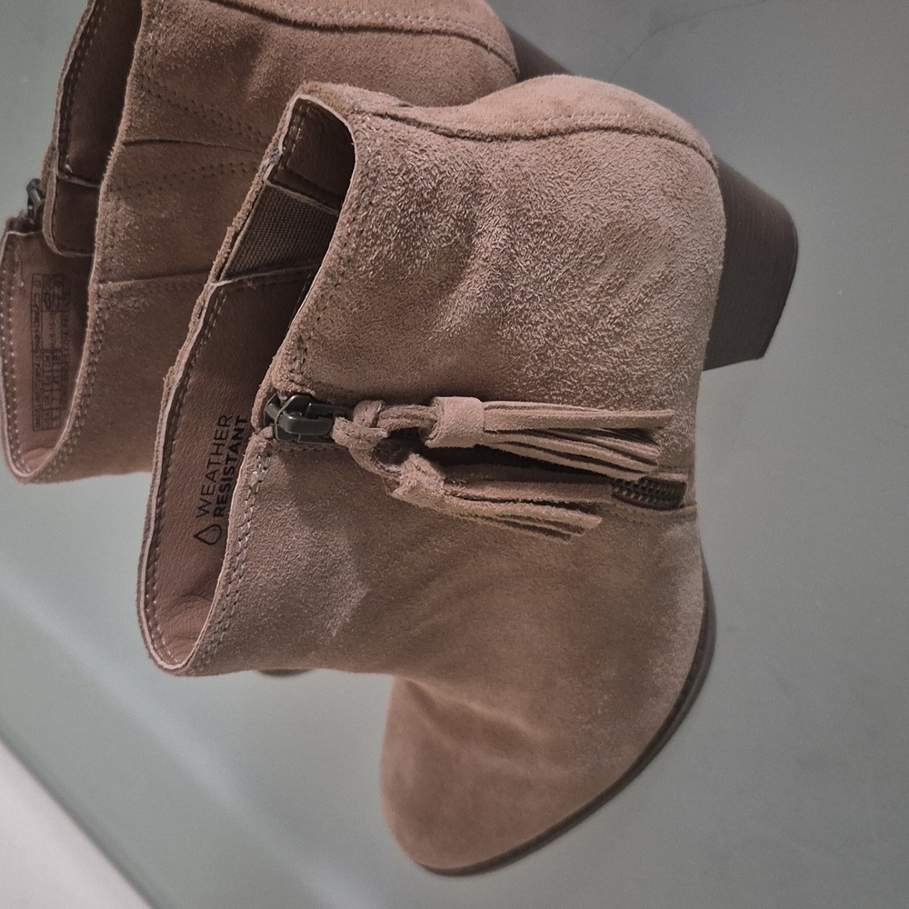 Vionic‎ Tan Ankle Booties with Suede Finish 8 - Picture 10 of 13